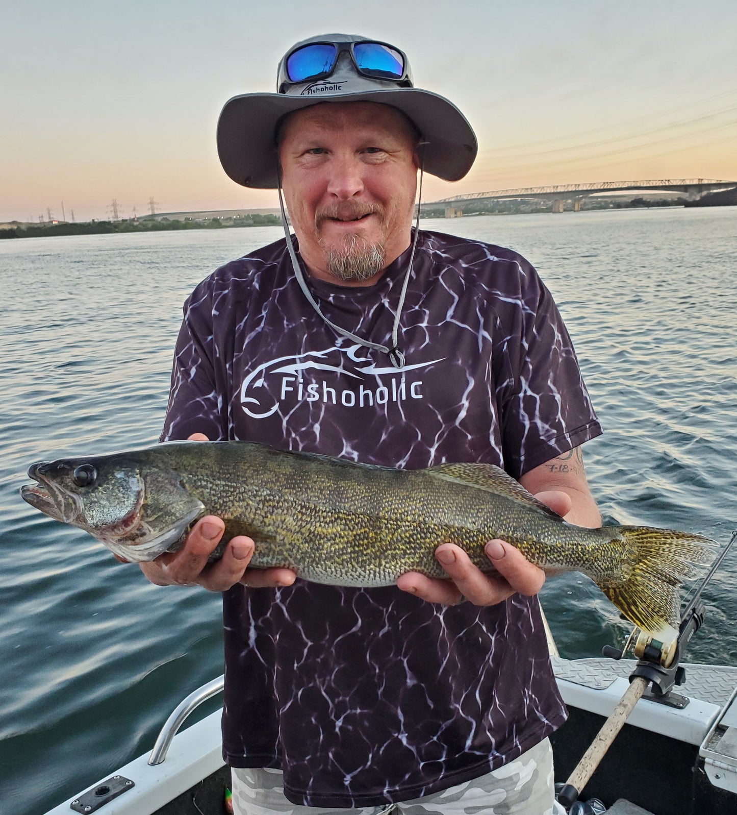 Fishoholic GRY-m/l Boonie Hat - Bucket Hat - UPF50+ Sun Protection Wide Brim Fishing Hat - 2 Adj Straps